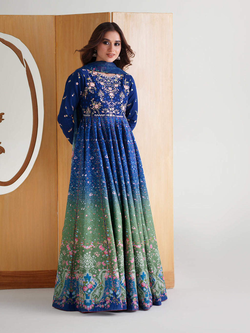GL-124 (3 PC Stitched Lawn)