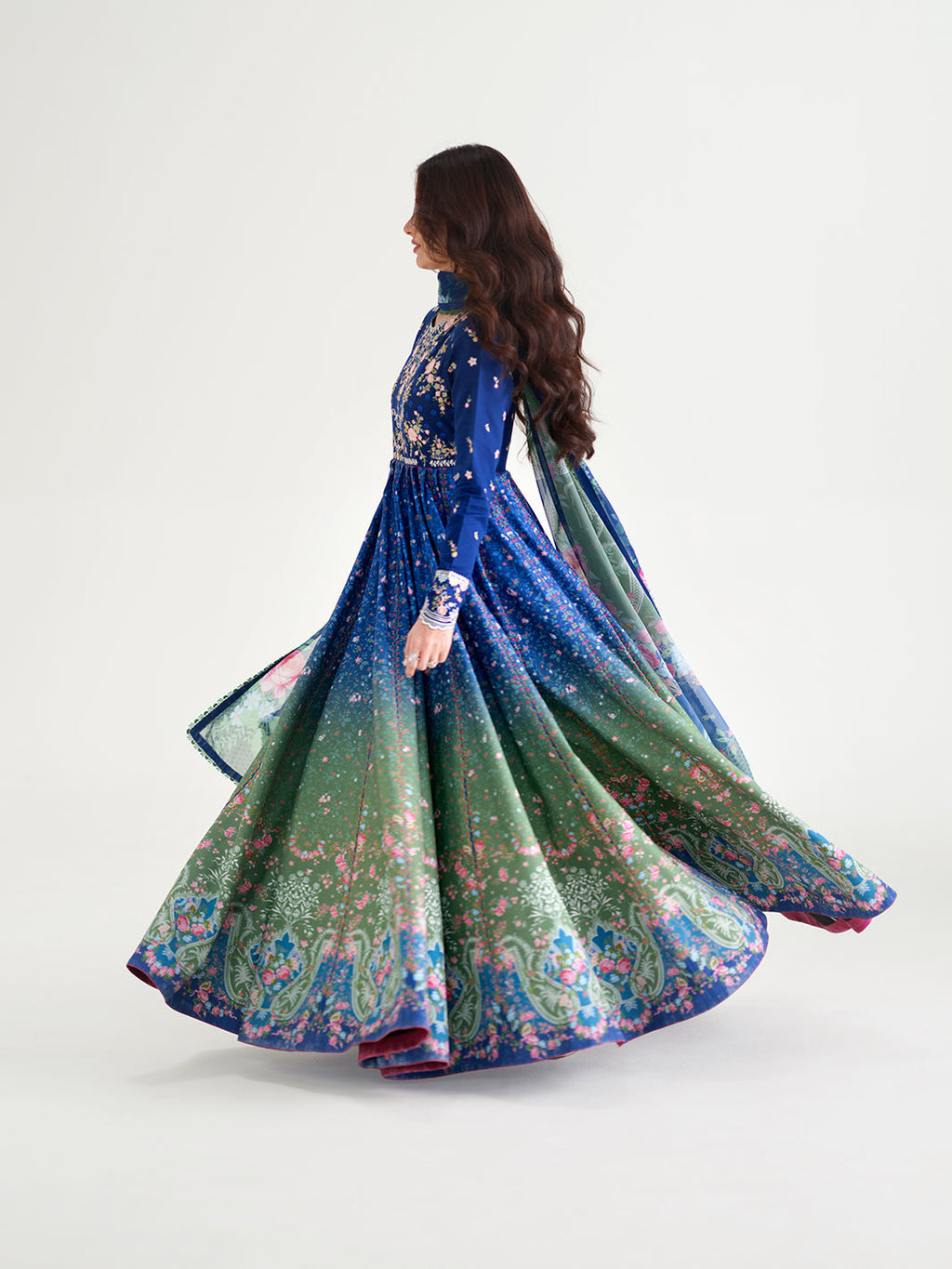 GL-124 (3 PC Stitched Lawn)