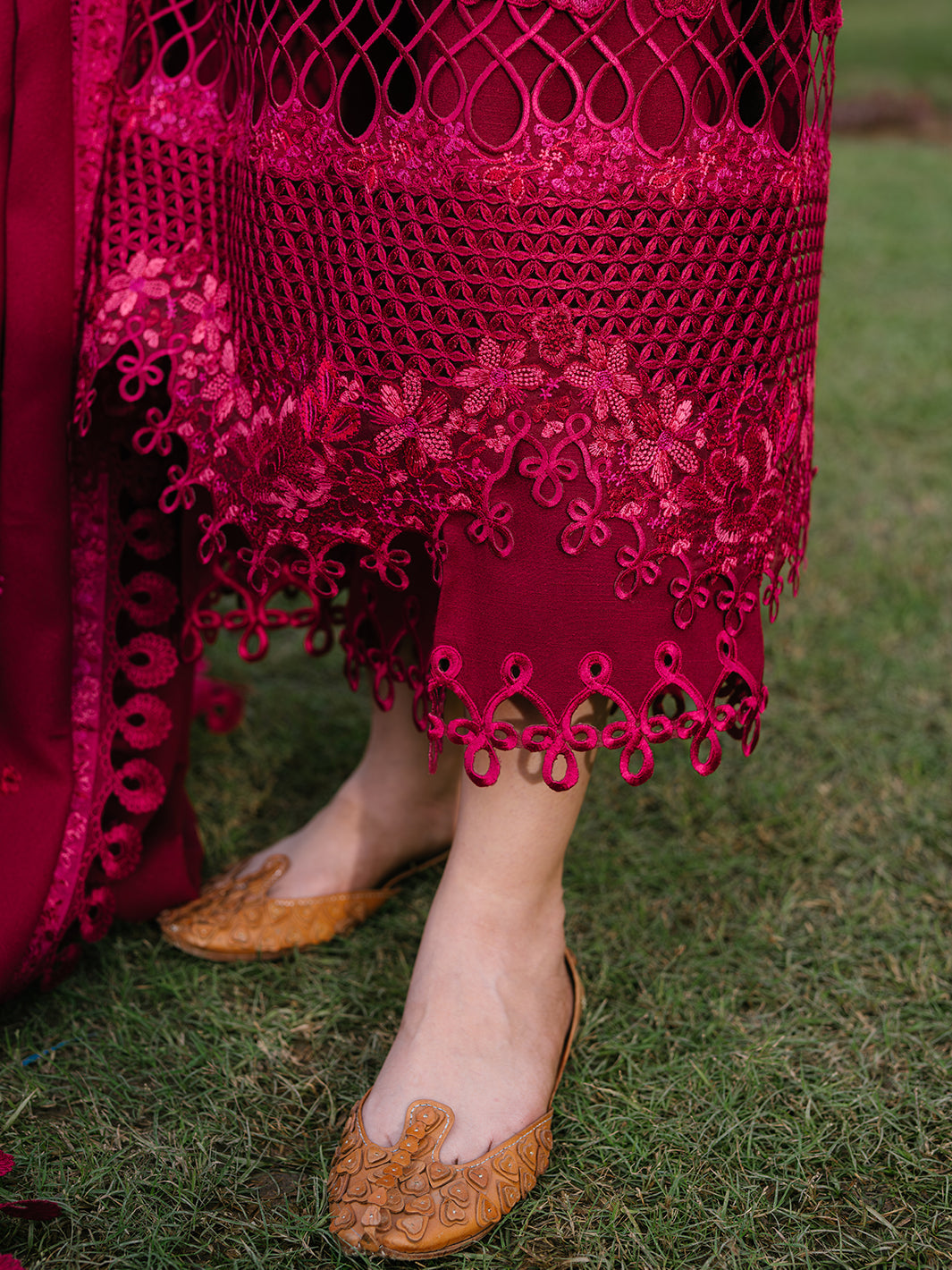 GL-126( 3 PC Luxury Lawn )