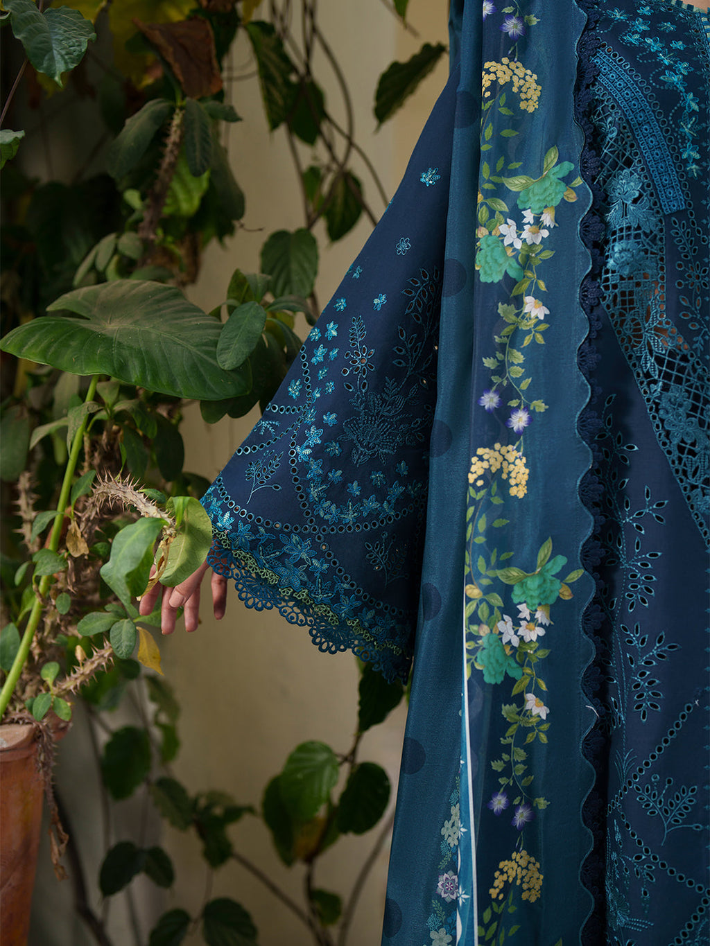 GL-131 (3 PC Lawn Stitched)
