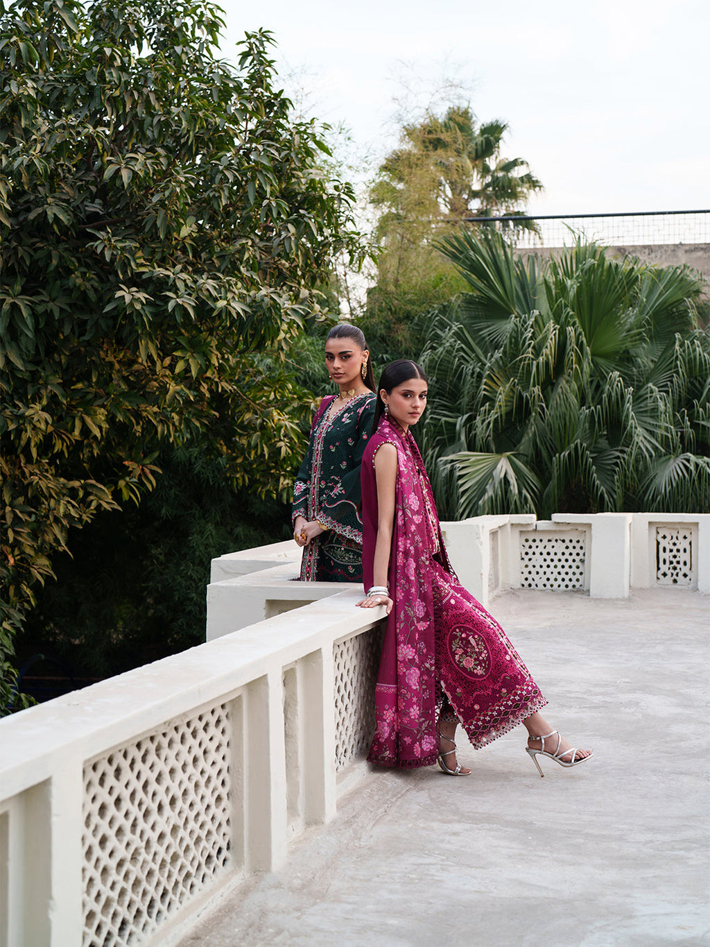 GL-132(3 PC Lawn Stitched)