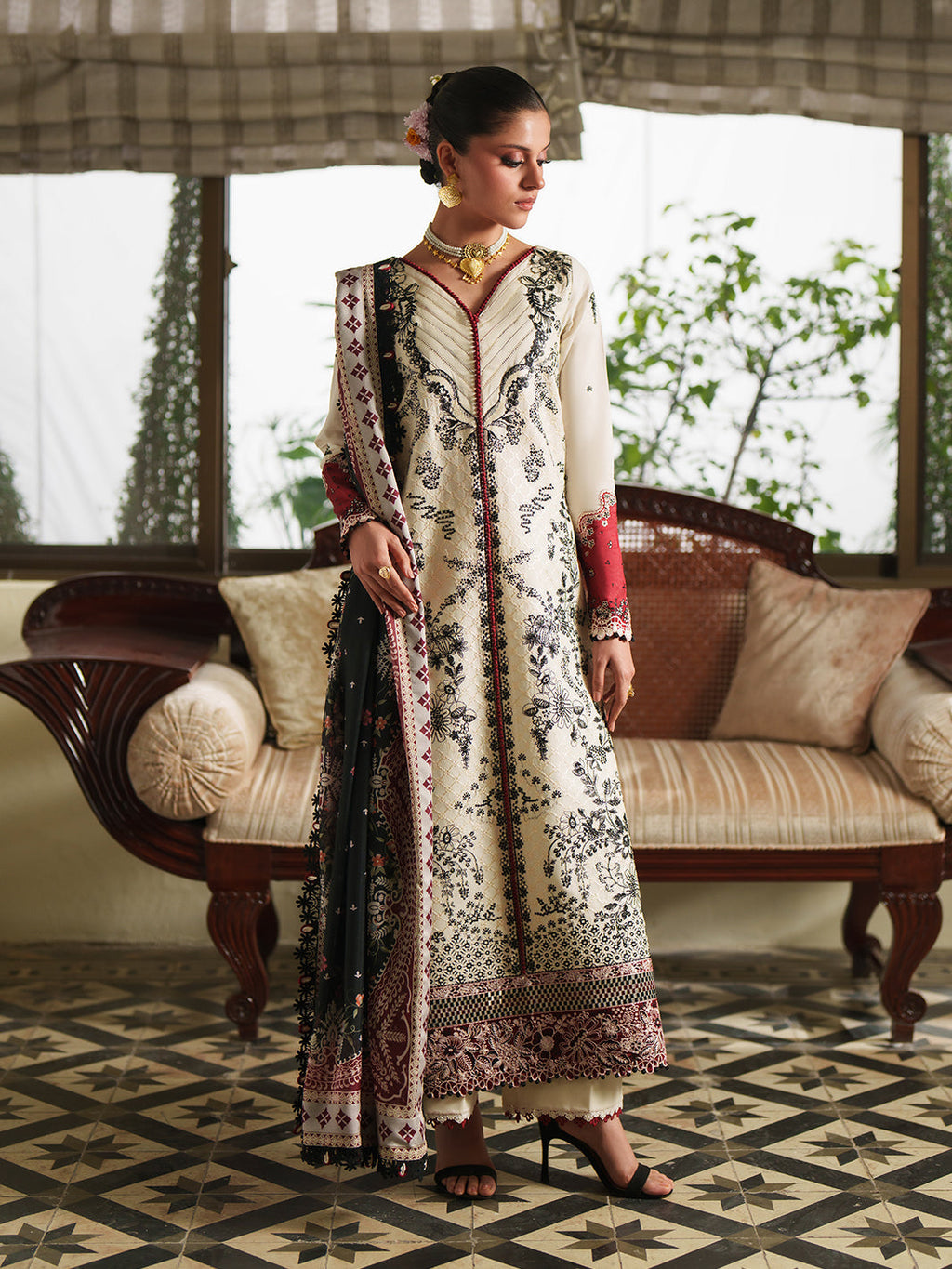 GL-133(3 PC Lawn Stitched)