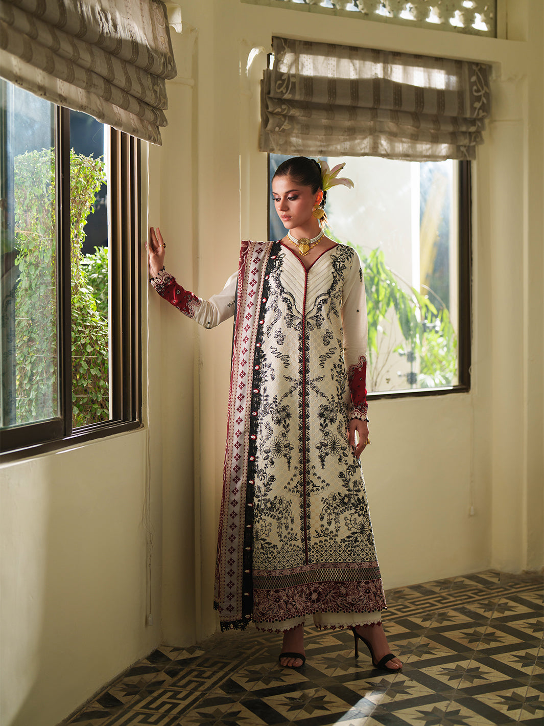 GL-133(3 PC Lawn Stitched)