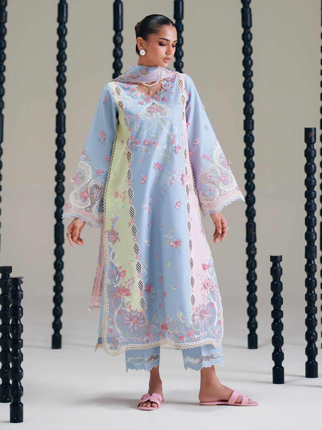 GL-136 (3 PC Stitched Lawn)