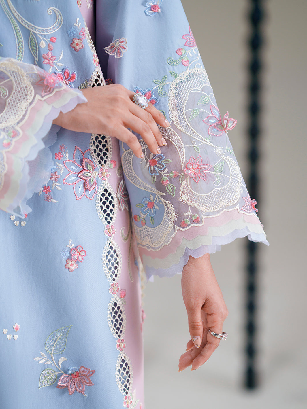 GL-136 (3 PC Stitched Lawn)