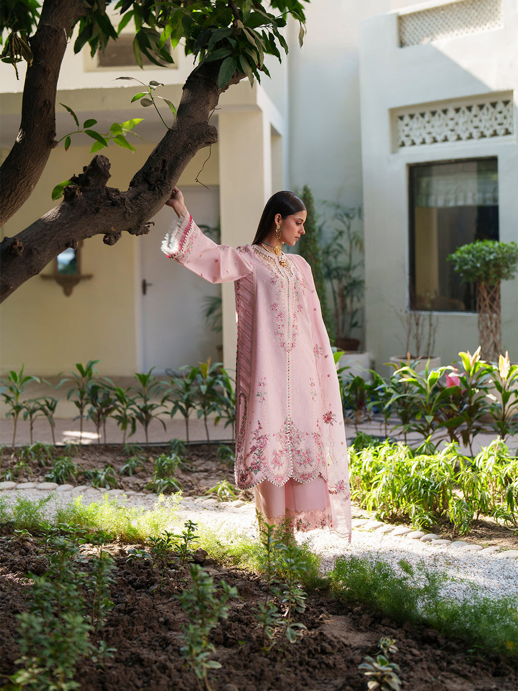 GL-140 (3 PC Lawn Stitched)
