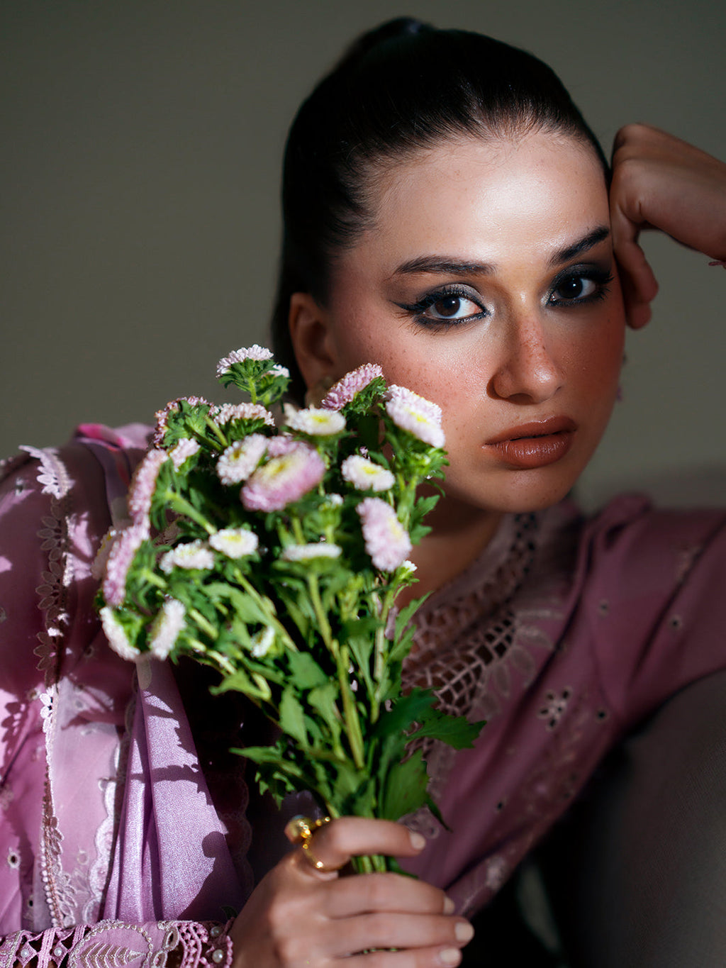 GL-141 (3 PC Stitched Lawn)