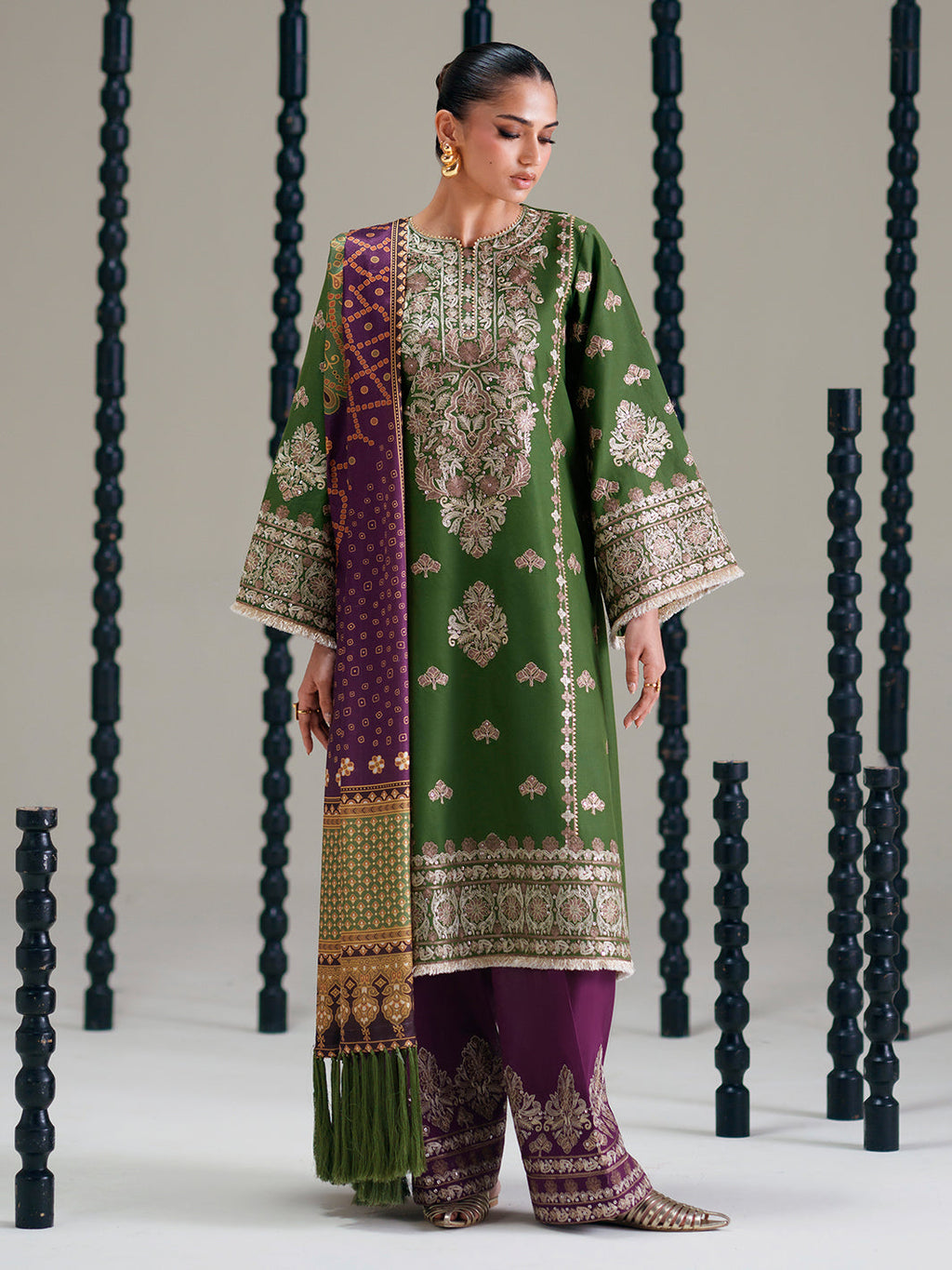 GL-142 (3 PC Stitched Lawn)