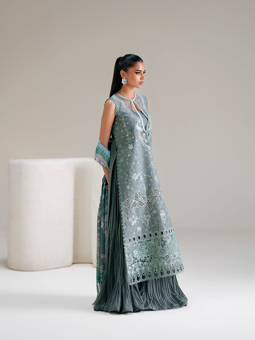 GL-172 (3 PC Stitched Lawn)
