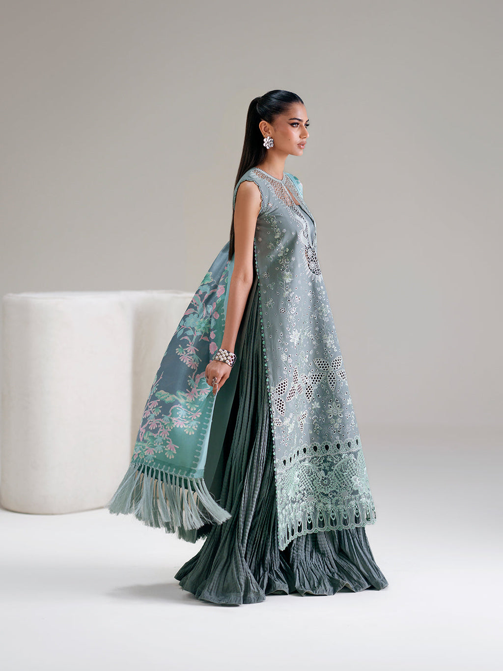 GL-172 (3 PC Stitched Lawn)