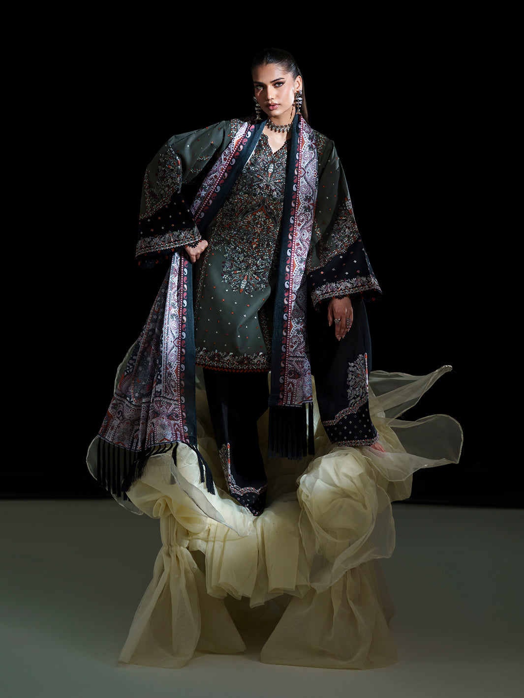 GL-138 (3 PC Stitched Lawn)