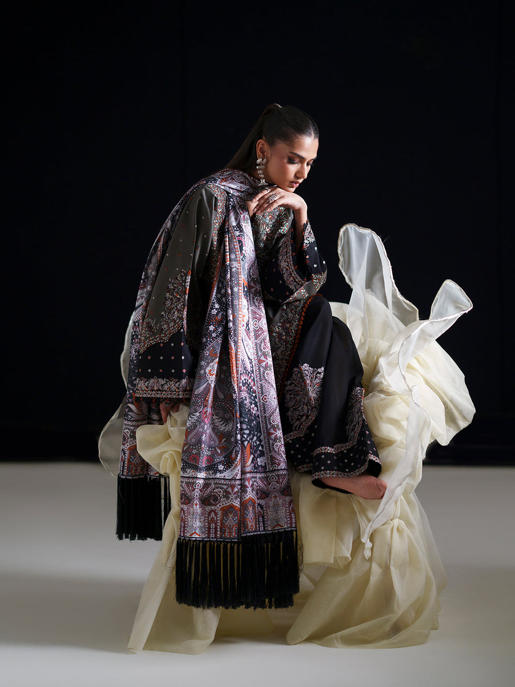 GL-138 (3 PC Stitched Lawn)